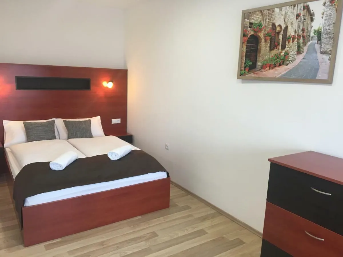 F&M Apartman Eger Apartament