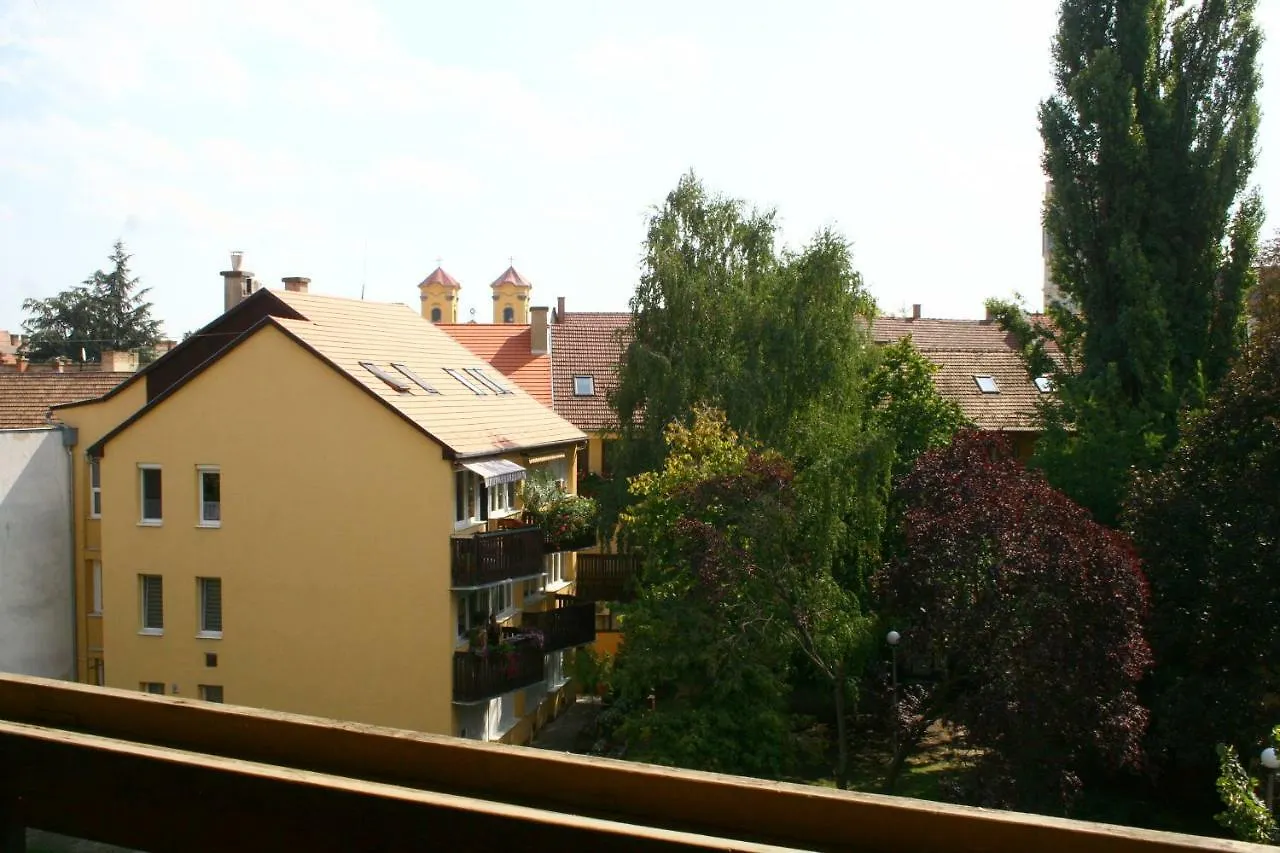Apartament F&M Apartman Eger